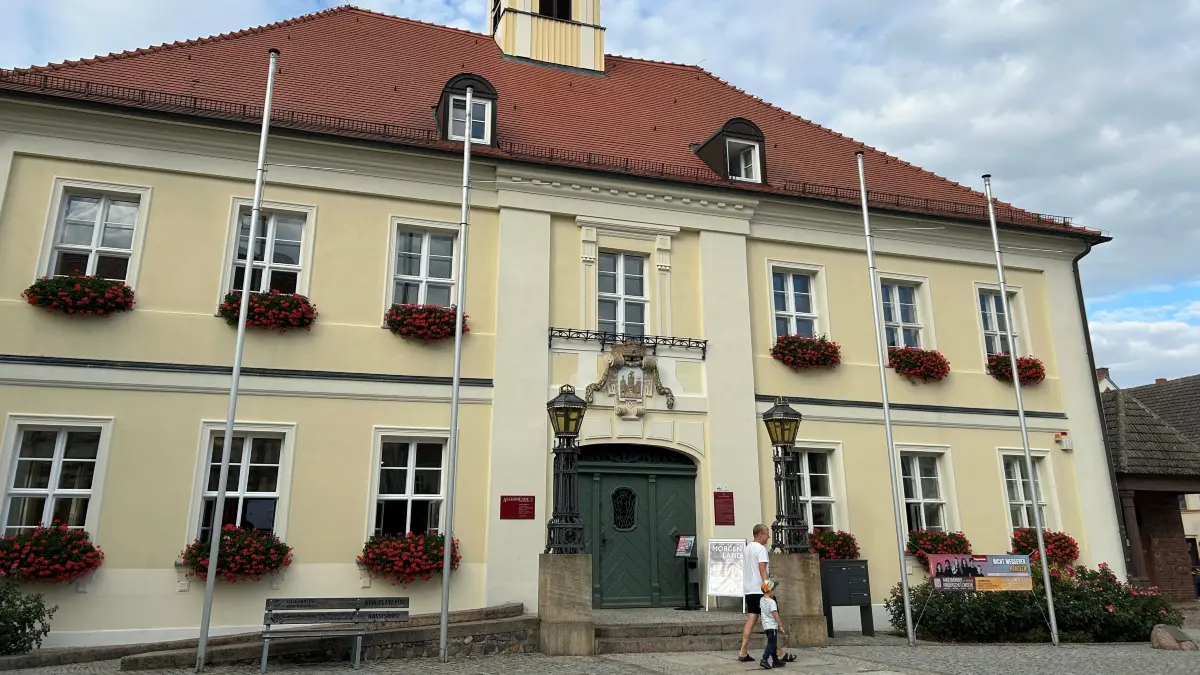 Die Stadtverordneten von Angermünde diskutieren derzeit über die Verteilung des Sondervermögens. Angermünde Verwaltung