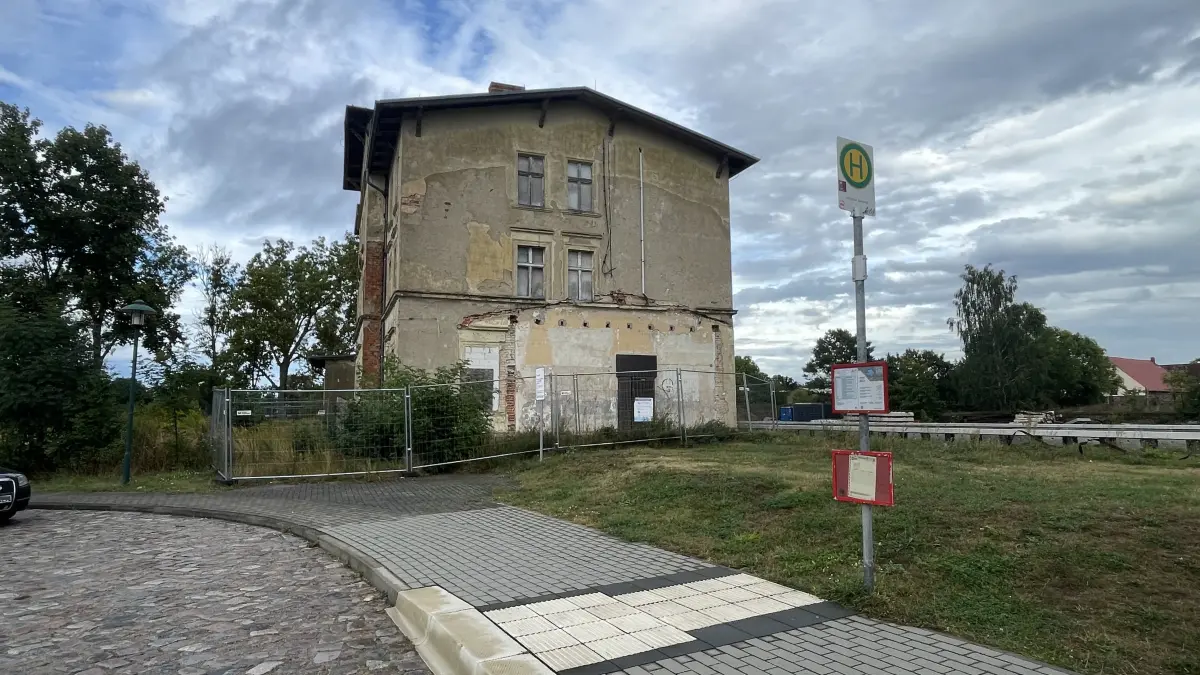 Bahnhof Casekow - wird der RE9 zukünftig hier oder in Passow halten und die Gemeinde stündlich mit den Metropolen Stettin und Berlin verbinden? Zunächst einmal verzögert sich die Inbetriebnahme des RE9.