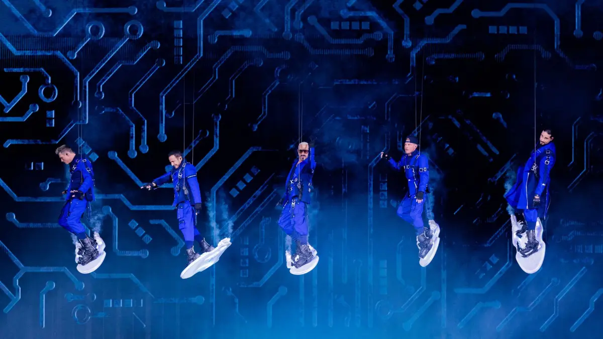 Backstreet Boys starten Konzertserie: 25.09.2026, Nordrhein-Westfalen, Düsseldorf: Die US-amerikanische Boygroup Backstreet Boys (Nick Carter, AJ Mclean, Howie Dorough, Brian Littrell und Kevin Richardson) stehen beim Auftakt ihrer Konzertserie „Into The Millennium“ in der Merkur Spiel-Arena auf der Bühne. Unter dem Titel „Homecoming: Live in Germany“ sind zehn Konzerte in der nordrhein-westfälischen Landeshauptstadt geplant. Foto: Rolf Vennenbernd/dpa +++ dpa-Bildfunk +++