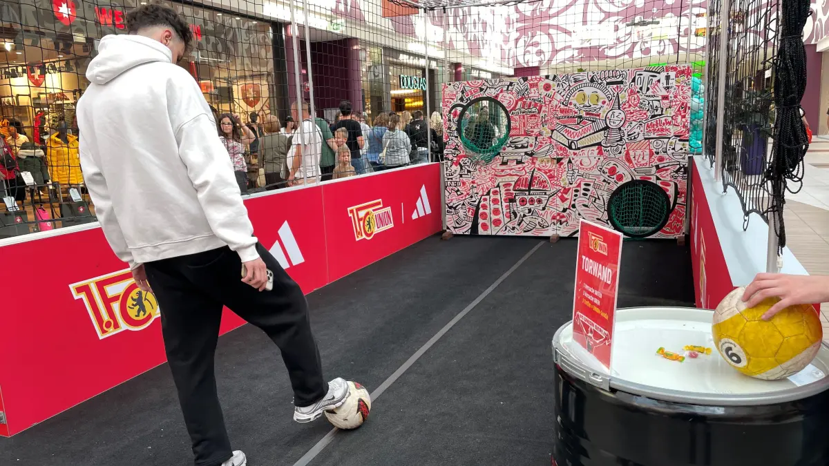 Fußball spielen im A10 Center Wildau