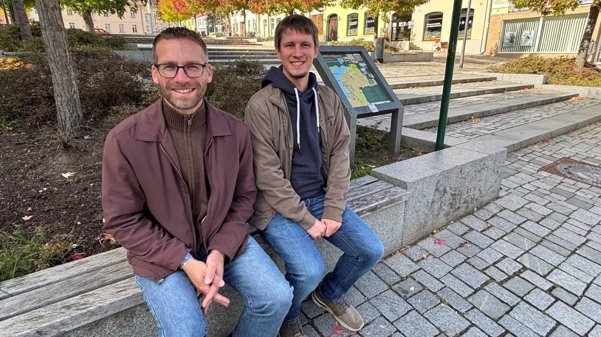 Sie sind nach wie vor Ansprechpartner für Eltern mit Kindern im Kita-Alter: Robert Krause (links) und Tobias Klöpfel vom Vorstand des Kreiskitaelternbeirats Märkisch-Oderland. Sie laden Ende September ein, sich zu Sorgen und Nöten auszutauschen.