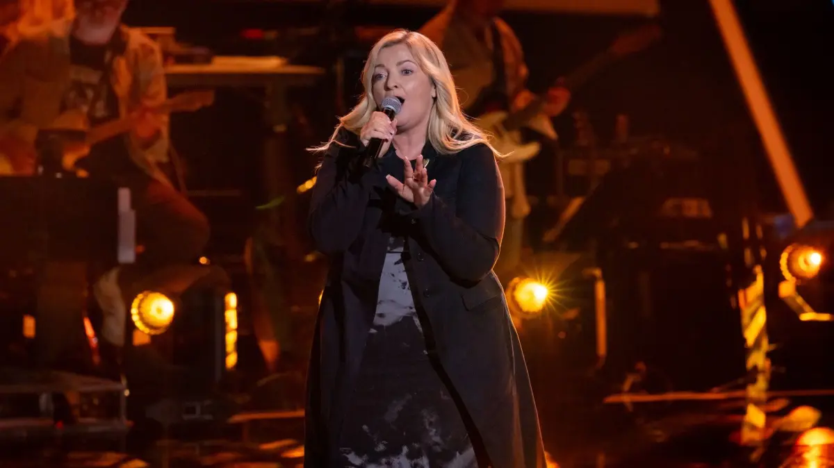 Die Sängerin Kati Karney aus Frankfurt (Oder) bei ihrem Auftritt bei den Blind Auditions bei The Voice of Germany