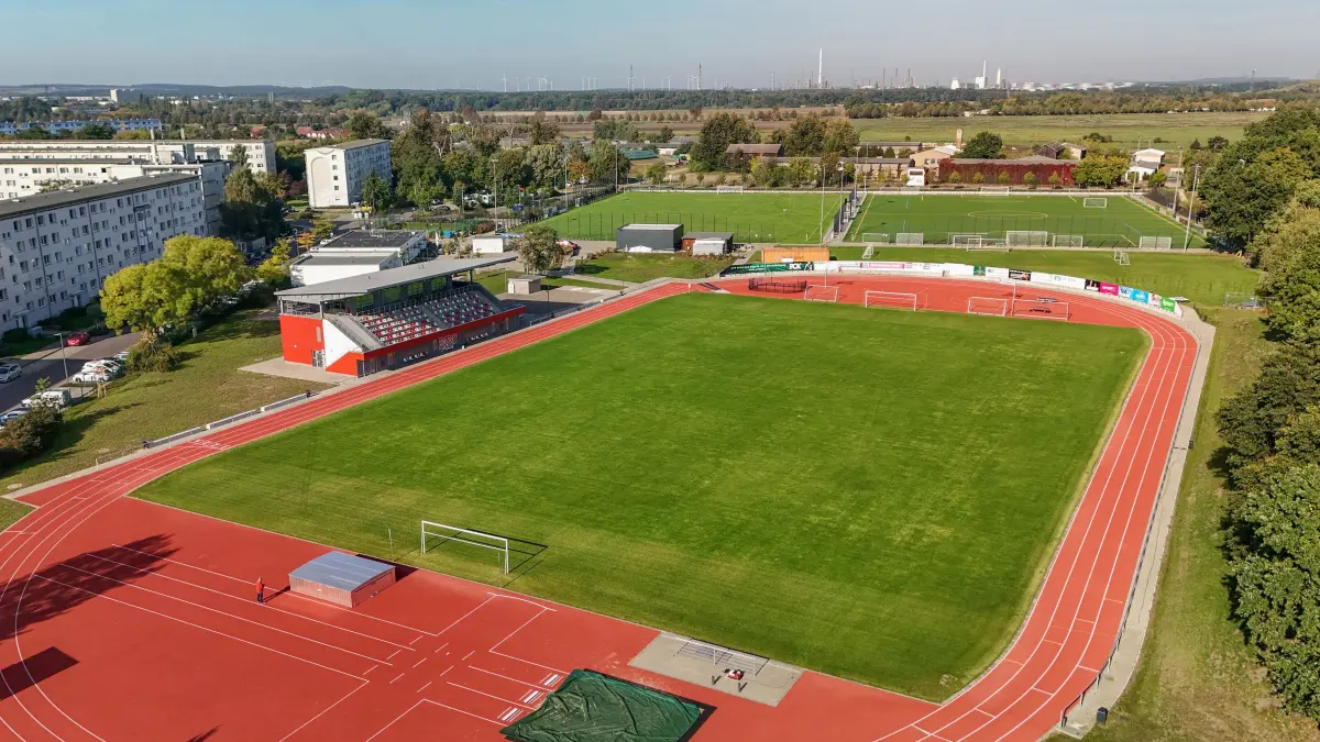 Stadion Heinrichslust: Schwedt, 26.09.2026: Mit eine. Tag der offenen Tür will die Stadt Schwedt die abgeschlossene Modernisierung des Sportkomplexex Heinrichslust feiern.