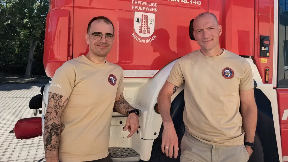 Thomas Stütz und Christoph Ott von der Freiwilligen Feuerwehr Neuenhagen reisen nach Tansania, um dort Feuerwehrleute auszubilden. Für beide ist es ein großes Abenteuer.