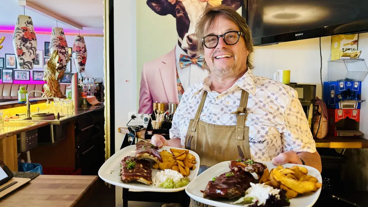 Hannys Restaurant in Fürstenwalde bietet die besten Rippchen in der Stadt. Stefan Ziehm mit zwei Portionen, die garantiert satt machen.