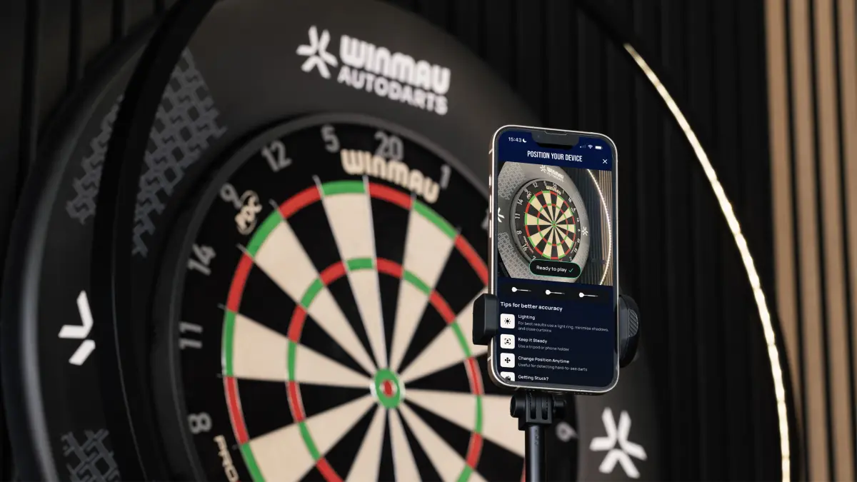 Winmau Blade X. Mit der App lässt sich automatisch zählen und weltweit spielen.