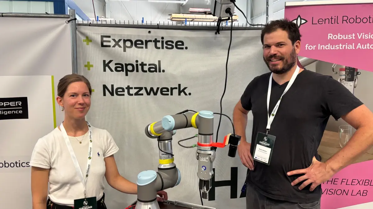 Amanda Malmqvist aus Schweden und Mathias Madsen aus Dänemark profitieren von der Förderung für Start-ups in Strausberg. Sie haben die Firma Lentil Robotics gegründet, die Roboterlösungen für die Industrie findet. Der Grundstein ist gelegt – werden sie sich am Markt durchsetzen?