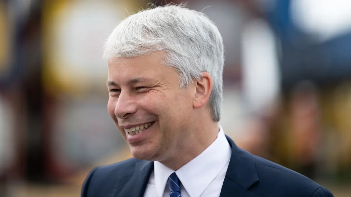 Verkehrsminister Bilger: ARCHIV - 17.08.2026, Rheinland-Pfalz, Ludwigshafen: Steffen Bilger (CDU), Bundesminister für Verkehr, beim symbolischen Spatenstich für die Erweiterung eines Kombiverkehrsterminals von BASF. (zu dpa: «Bilger für Zulassung von Tesla-Assistenzsystem») Foto: Florian Wiegand/dpa +++ dpa-Bildfunk +++