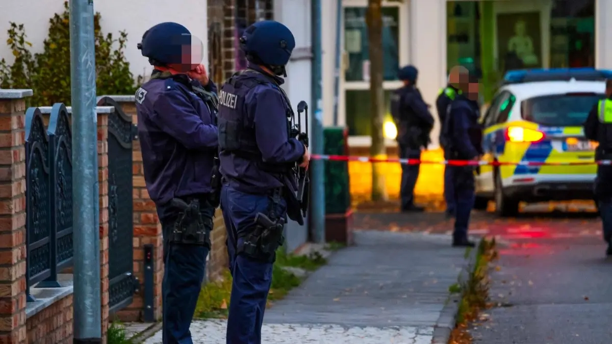 Velten Viktoriastraße Einsatz Polizei Mann verschanzt sich in Wohung