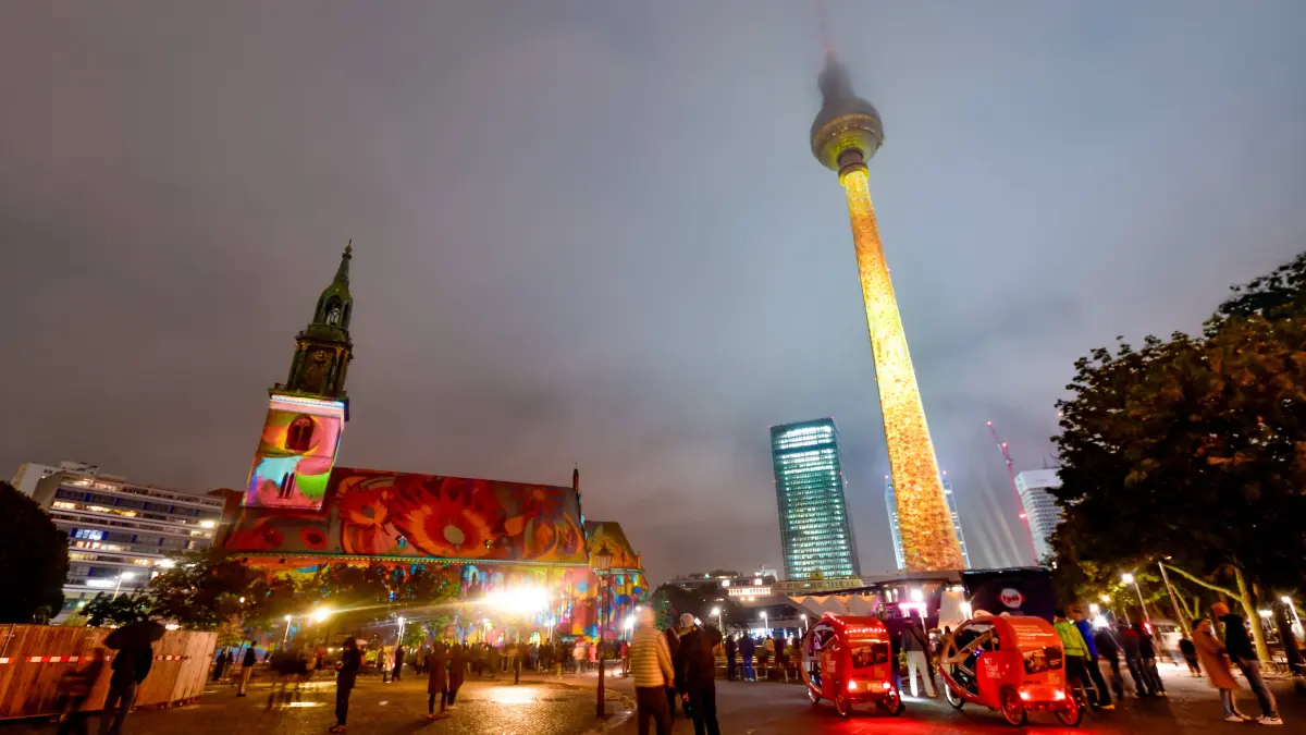 Festival of Lights 2026: Festival of Lights 2026 Festival of Lights ** NUR FÜR REDAKTIONELLE ZWECKE ** EDITORIAL USE ONLY ** Festival of Lights 2026 am Berliner Fernsehturm Berlin Berlin Deutschland _JK17023 *** Festival of Lights 2026 Festival of Lights ** FOR EDITORIAL PURPOSES ONLY ** EDITORIAL USE ONLY ** Festival of Lights 2026 at the Berlin TV Tower Berlin Berlin Germany JK17023