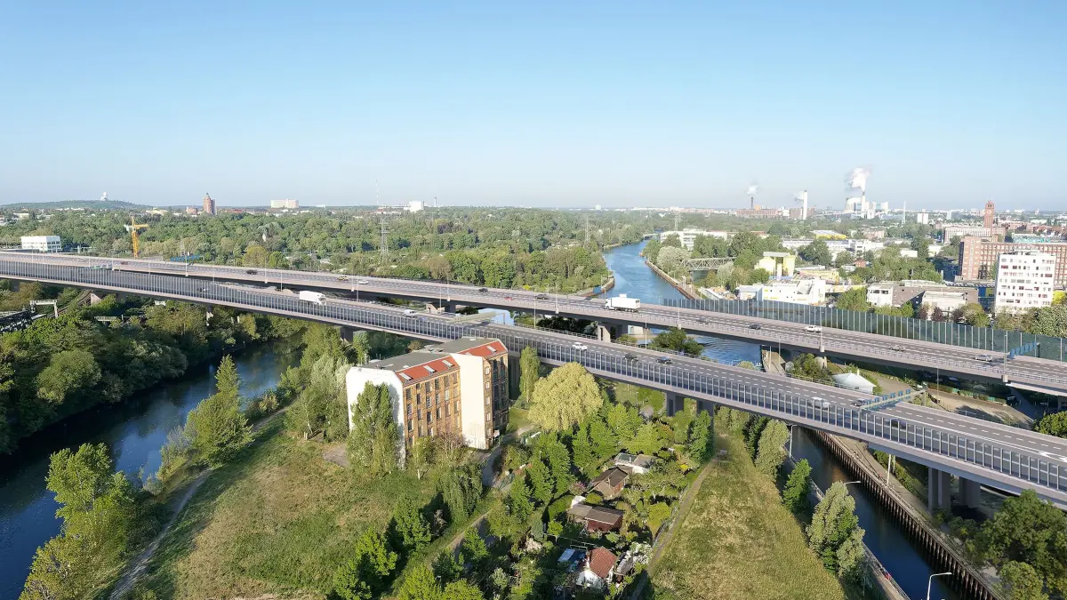 .Der Siegerentwurf sieht einen zweiteiligen Ersatzneubau für die Rudolf-Wissell-Brücke in Berlin-Charottenburg an der A100 vor.