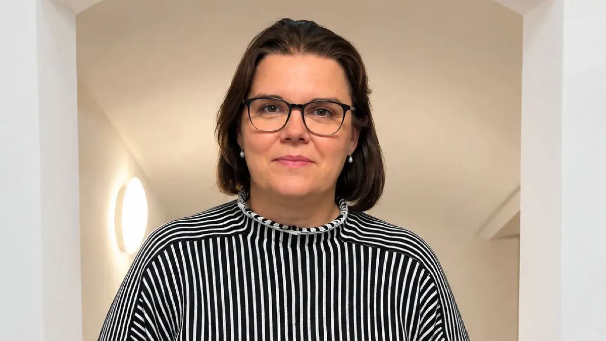 Dreißig Stimmberechtigte hatten die Entscheidung über eine öffentliche Ausschreibung oder die Wiederwahl der Vizebürgermeisterin zu treffen. Und bei Verzicht auf die Ausschreibung eine Wahl zu treffen. Daniela Kuzu erwartete die Abstimmungen gefasst.