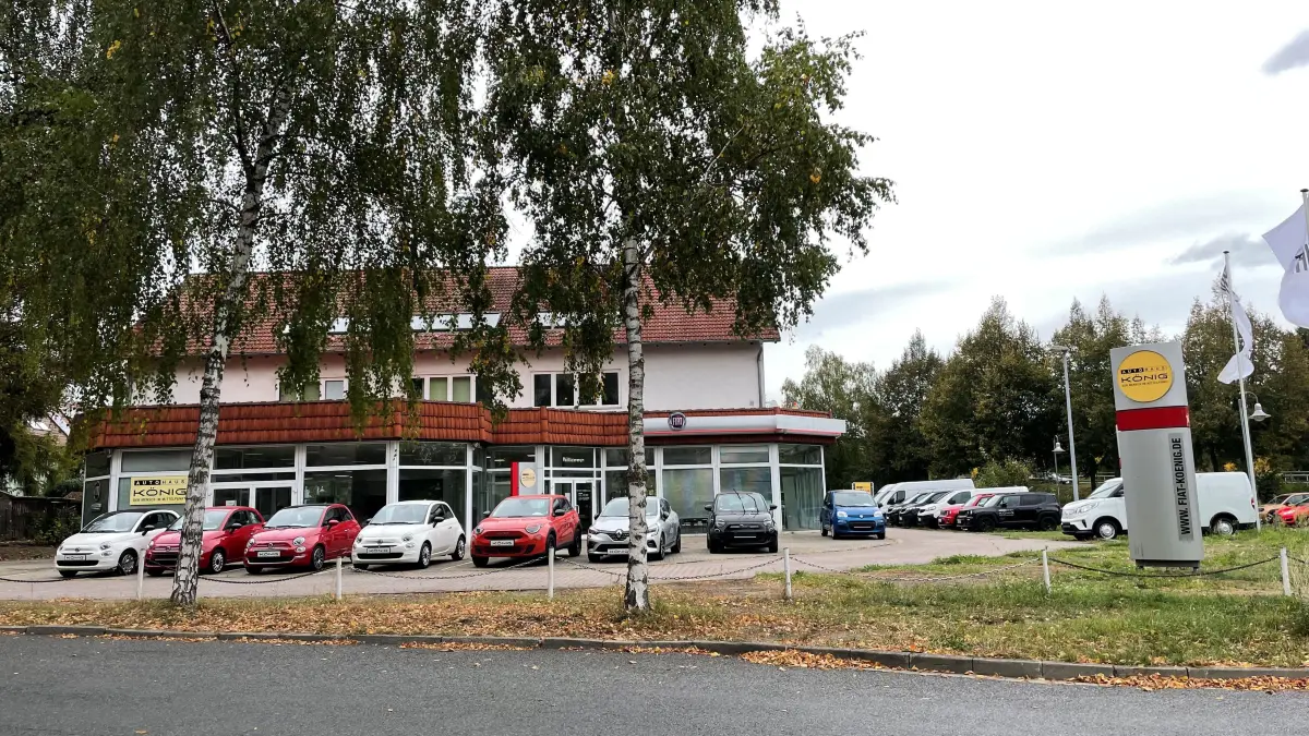 Das Autohaus König in Königs Wusterhausen ist von der Insolvenz des Autohändlers betroffen. Wann muss die Filiale schließen?