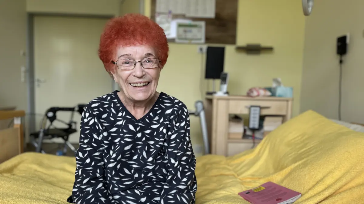 Die 92-jährige Hospiz-Gästin Ingrid Porschke in ihrem Zimmer in Oranienburg