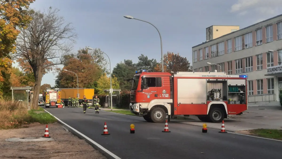 Schwerer Unfall in Strausberg: Die Prötzeler Chaussee wurde gesperrt.