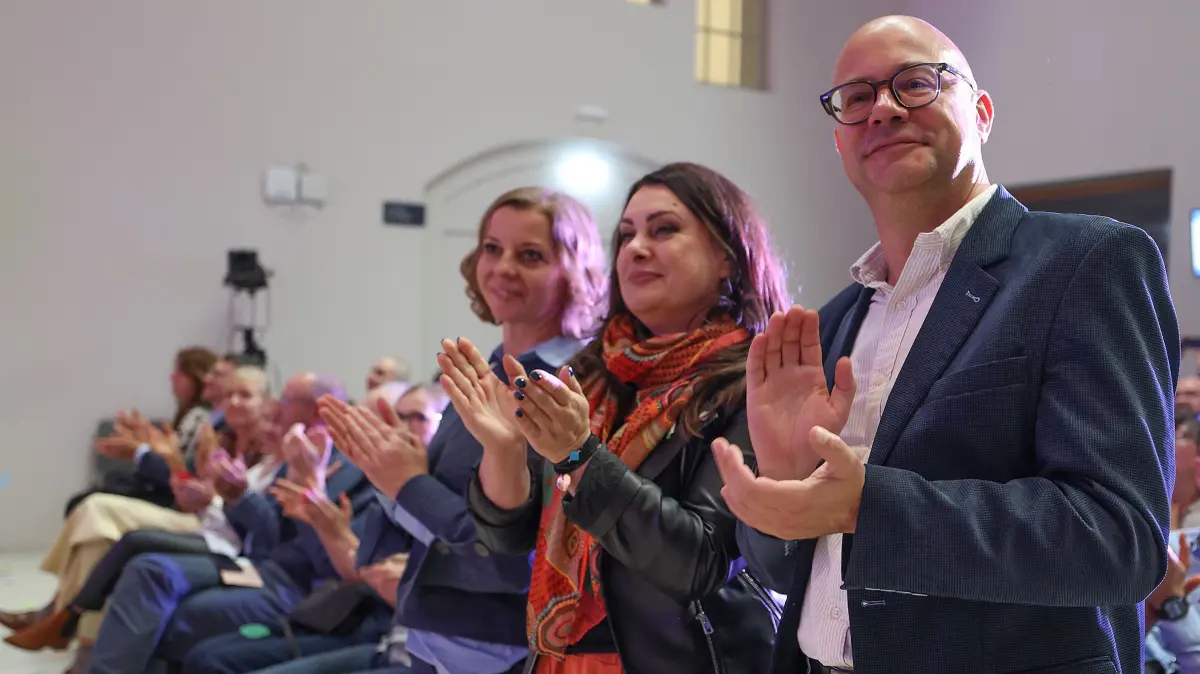 Oberbürgermeister Axel Strasser vor wenigen Tagen bei einer Veranstaltung im Rathaus Frankfurt (Oder), daneben seine Słubicer Amtskollegin Marzena Słodownik.