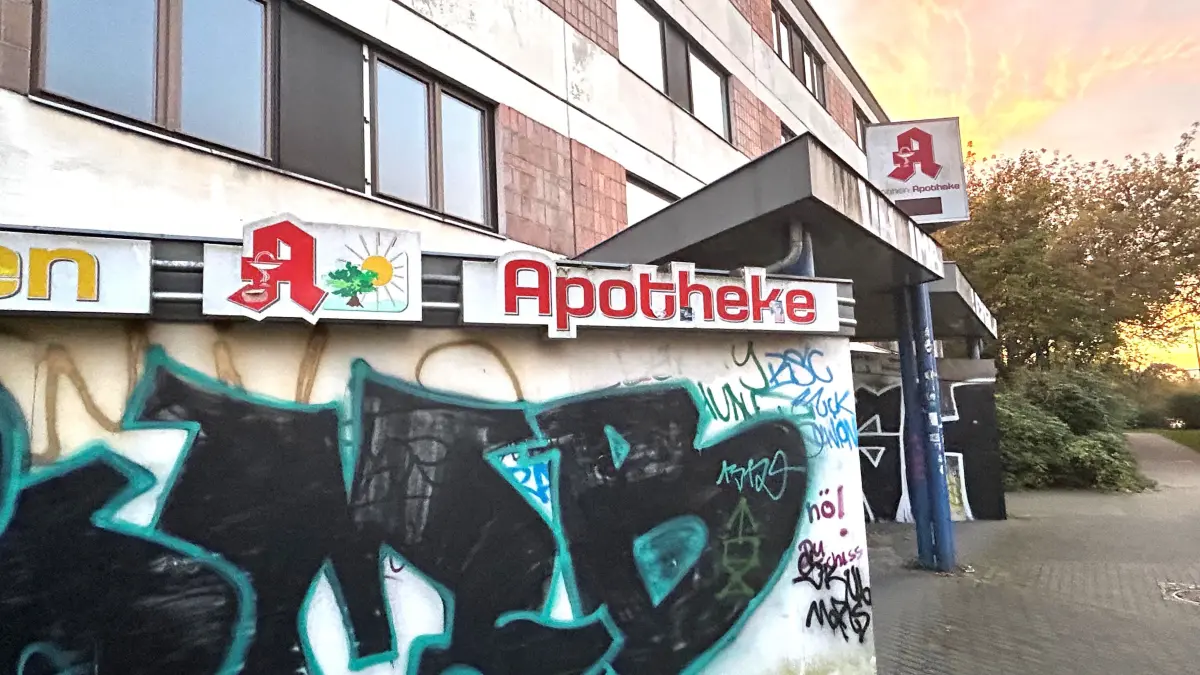 Hoffnungsstreifen am Horizont? In Eberswalde ist die alte Poliklinik an der Robert-Koch-Straße 17 durch zunehmenden Vandalismus und fortschreitenden Verfall gekennzeichnet. Wird sich die Situation in absehbarer Zeit verbessern?
