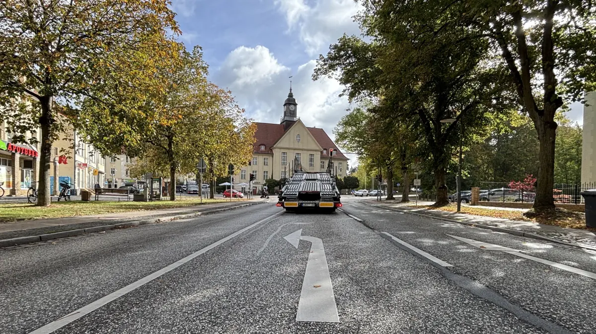 Wegen Bauarbeiten im Zentrum von Birkenwerder kommt es in den Herbstferien zu erheblichen Einschränkungen. Mit Staus rund ums Rathaus ist zu rechnen.