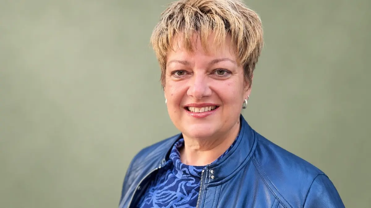 Die derzeit amtierende Bürgermeisterin von Storkow, Cornelia Schulze-Ludwig, gibt in einer Pressemeldung ihre erneute Kandidatur für die 2027 stattfindende Bürgermeisterwahl bekannt.