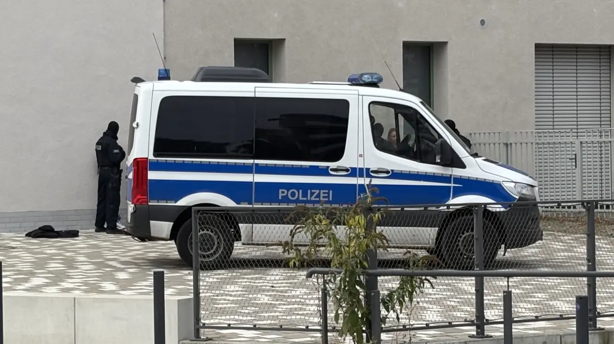 Einsatz der Polizei an der Hutten-Oberschule in Frankfurt (Oder) am Donnerstag, 15. Oktober