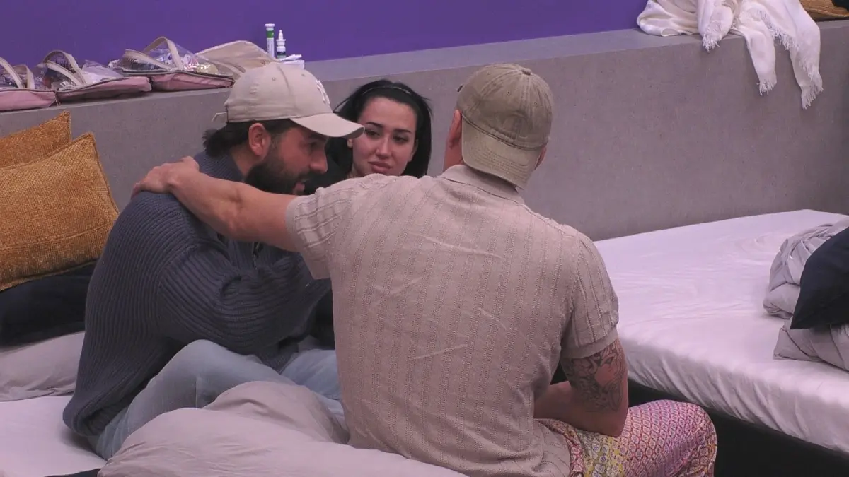 Titel: Promi Big Brother;
Staffel: 2026;
Folge: 11;
Person: Maurice Dziwak; Christian Lell; Francesca Morgese;
Copyright: Joyn;
Fotograf: Joyn;
Bildredakteur: Clarissa Schreiner;
Dateiname: 3477169.jpg;
Rechtehinweis: Dieses Bild darf honorarfrei für redaktionelle Zwecke und nur im Rahmen der Programmankündigung verwendet werden. Andere Veröffentlichungen sind nur nach Rücksprache und ausdrücklicher Genehmigung der Seven.One Entertainment Group GmbH möglich. Nicht für EPG! Verwendung nur mit vollständigem Copyrightvermerk. Das Foto darf nicht verändert, bearbeitet und nur im Ganzen verwendet werden. Es darf nicht archiviert werden. Es darf nicht an Dritte weitergeleitet werden. Aneinanderreihung/Zusammenlegung/Kopplung von Bildern zum Zweck der Erstellung von Slide-Shows o.ä. nicht gestattet; Verbindung/Einfügen/Anfügen von Werbung nicht gestattet. Das Bild kann KI generierte Elemente enthalten.
Bei Fragen: foto@seven.one
Voraussetzung für die Verwendung dieser Programmdaten ist die Zustimmung zu den Allgemeinen Geschäftsbedingungen der Presselounges der Sender der Seven.One Entertainment Group GmbH.