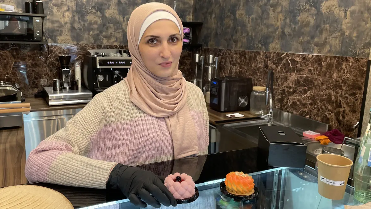 Oranienburg, Neueröffnung, neues Café "Nova - Café to Go" in der Bernauer Straße 71, seit 11. Oktober 2026 offen, betrieben von Nour Anis, kam vor 12 Jahren aus Syrien nach Deutschland