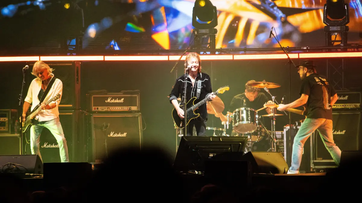 Chris Norman in der Uber Arena Berlin: Bei seinem Konzert begeistert der frühere Smokie-Sänger Tausende Fans.
