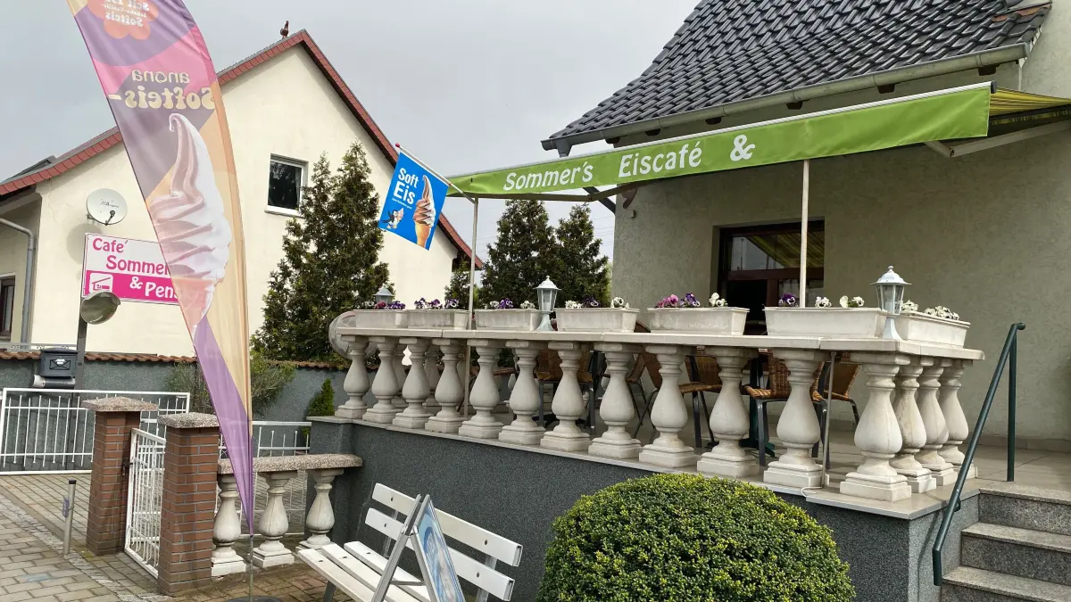 Hat seit dem 19. Oktober 2026 geschlossen: das beliebte Eiscafé Sommer an der Ortsdurchfahrt in Brieskow-Finkenheerd