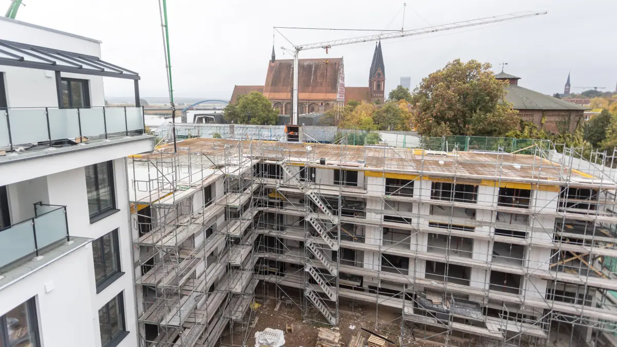 In der Wohnanlage "Am Graben" sollen bereits in diesem Jahr die ersten Wohnungen übergeben werden. Im zweiten Bauabschnitt soll ebenfalls in diesem Jahr der Rohbau abgschlossen sein.