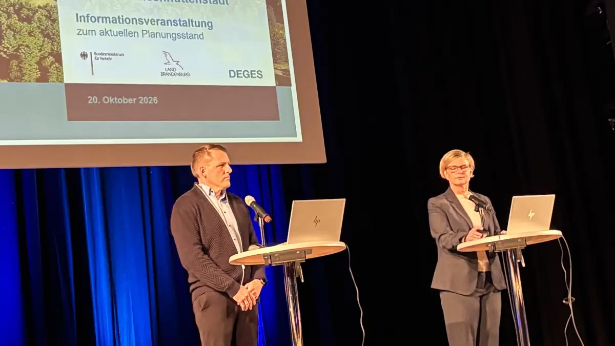 Das Interesse an der Informationsveranstaltung der Deges zur Ortsumgehung Eisenhüttenstadt/Neuzelle in Eisenhüttenstadt war groß. Die Projektverantwortlichen Nicole Ramm und Timo Fischer informierten über den aktuellen Stand der Maßnahme.