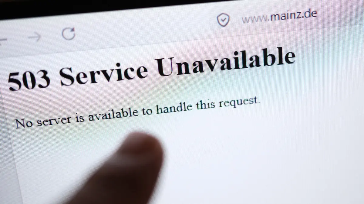 Gravierende Sicherheitslücke bedroht weltweit Webseiten: Die Internetseite der Stadt Mainz ist nicht erreichbar, dargestellt wird ein Hinweis "503 Service Unavailable". Eine neu entdeckte, schwerwiegende Sicherheitslücke bringt weltweit das Fundament zahlreicher Webseiten und Onlinedienste ins Wanken. Betroffen ist die weit verbreitete Programmiersprache PHP, auf der ein Großteil des gesamten Internets basiert. (zu dpa: ««Millionen» Hacker-Versuche: Viele Webseiten noch offline»)