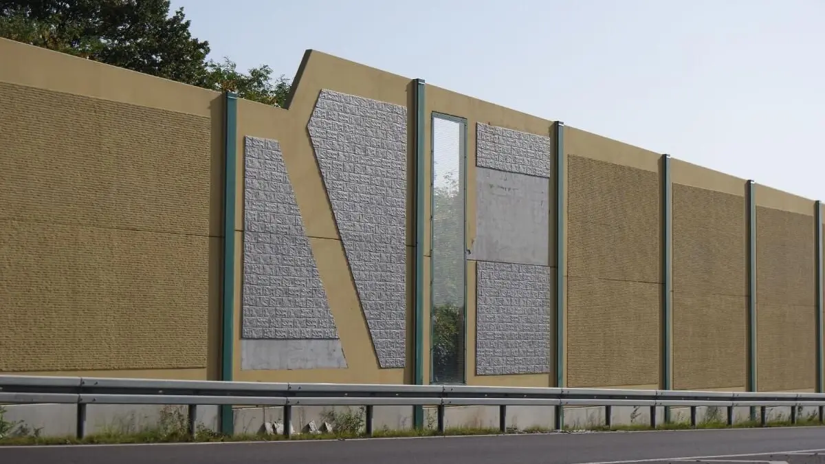 Entstehen an der neuen Ortsumgehung Eisenhüttenstadt/Neuzelle auch Lärmschutzwände wie an der B112 in Brieskow-Finkenheerd?