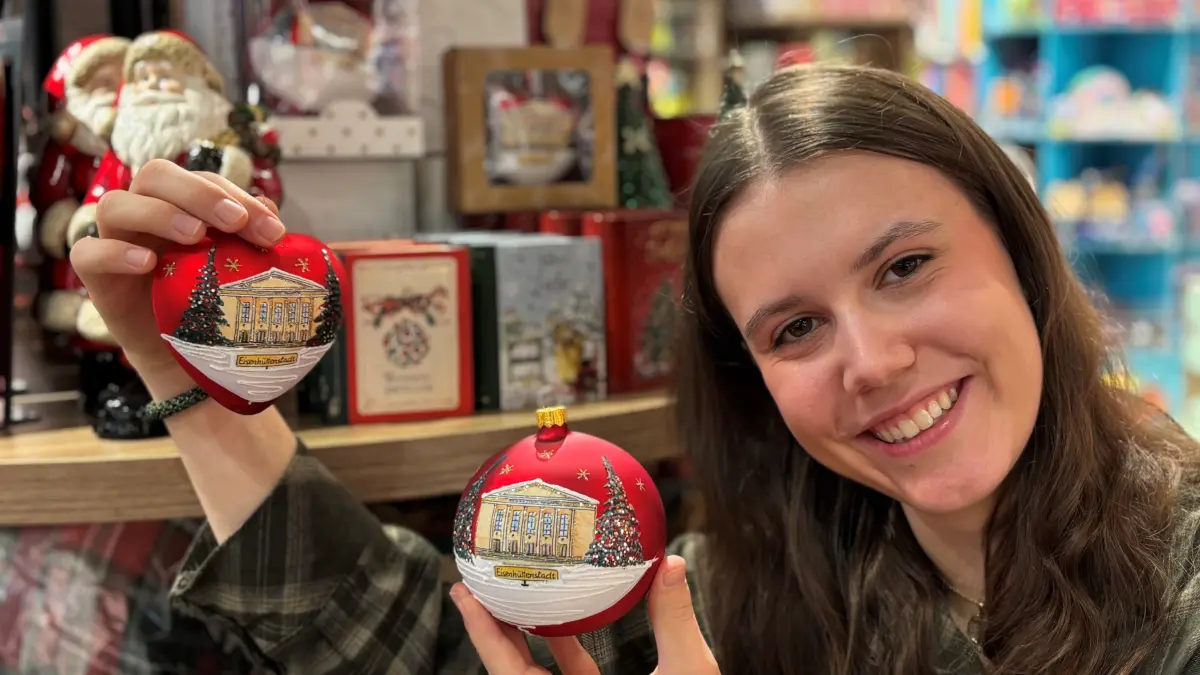 Talea präsentiert den neuen Weihnachtsbaumschmuck bei Thalia
