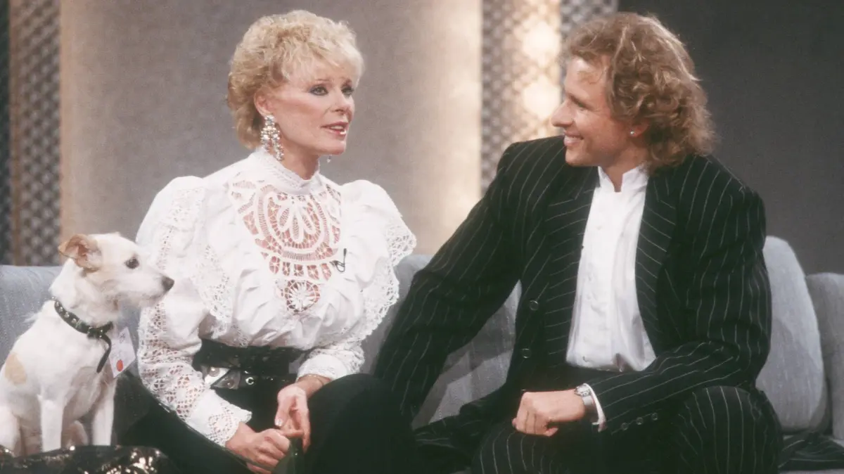 Elke Sommer mit Thomas Gottschalk.