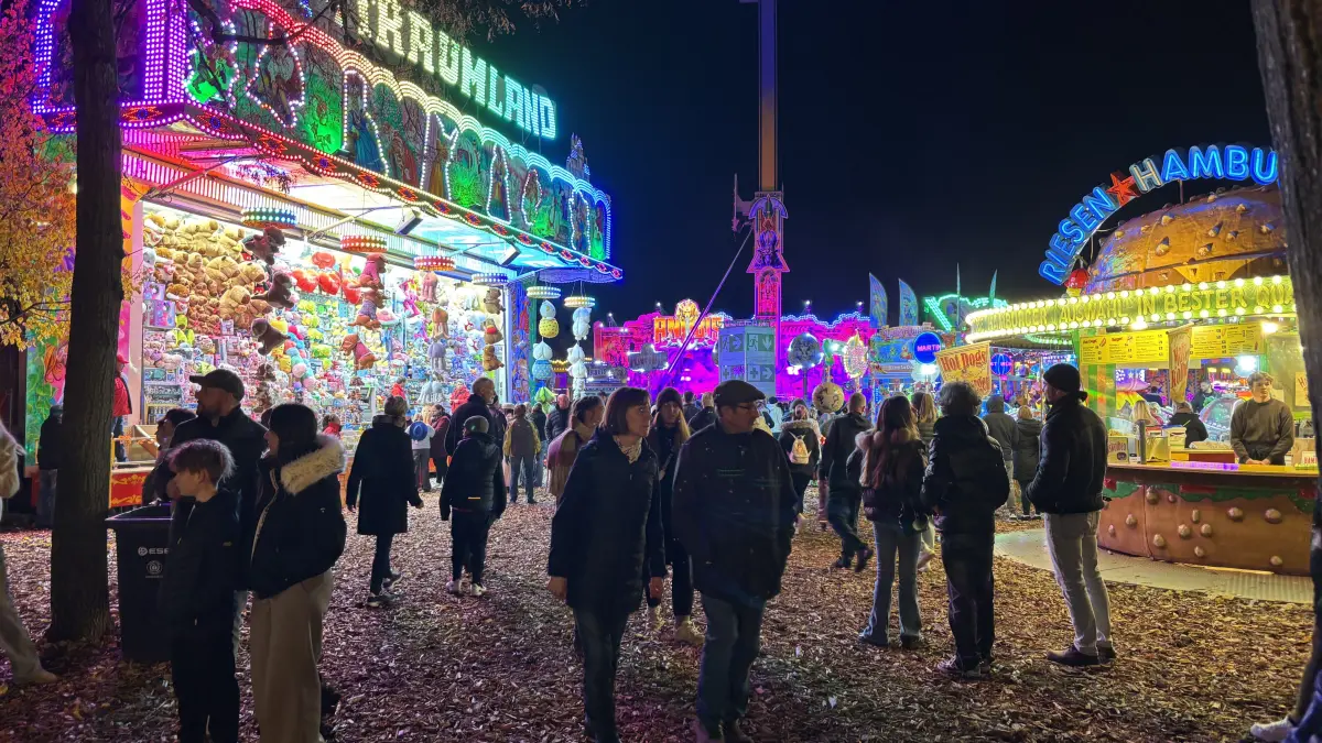 Impressionen zur Eröffnung: Martinimarkt 2026 – der Tag geht zu Ende